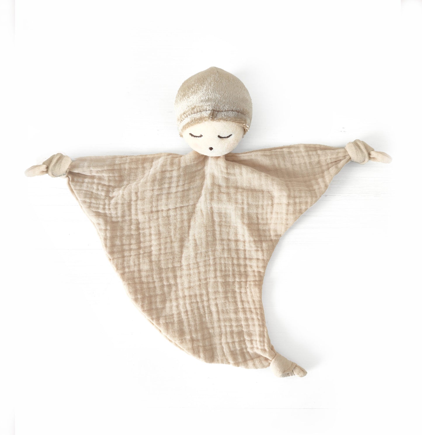 Mrs. Ertha Nusseklud Du Off White