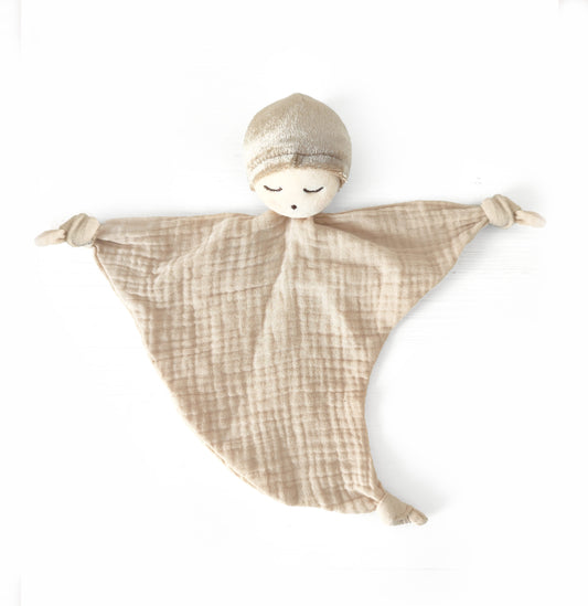 Mrs. Ertha Nusseklud Du Off White