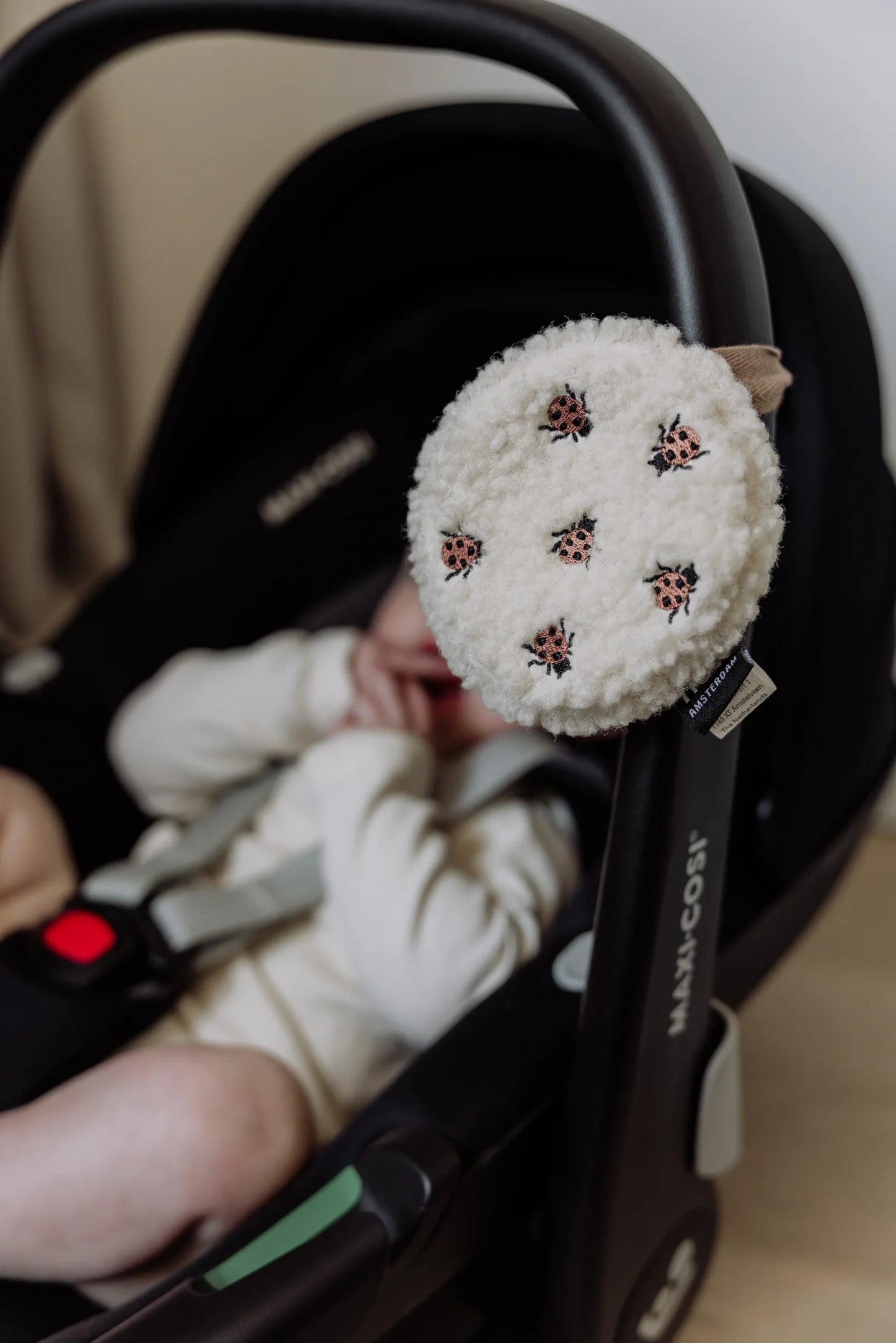 Flow Amsterdam White Noise - On the Go Ted Ladybug