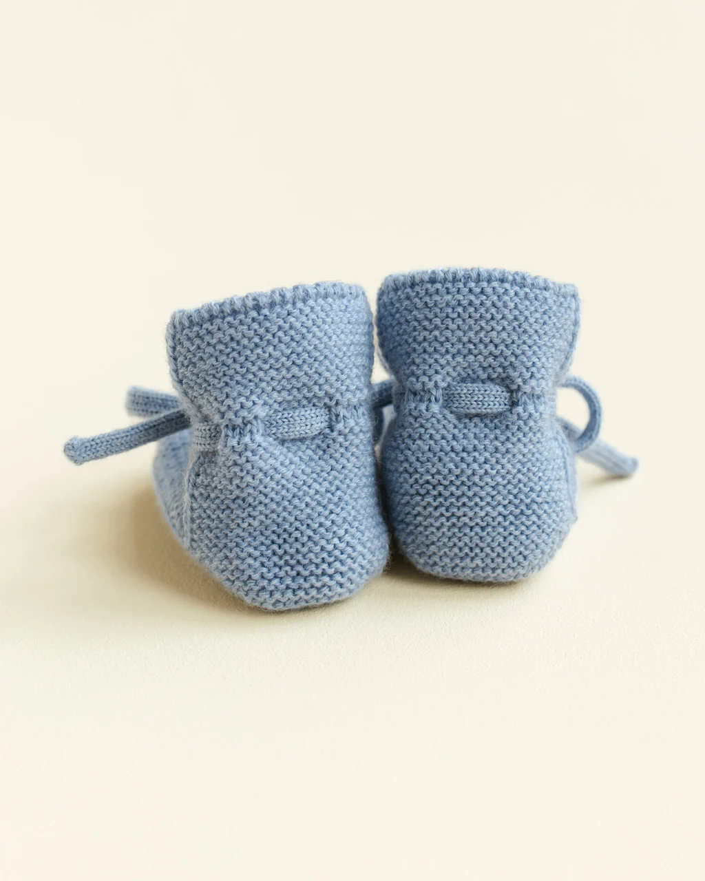 Babyfutter fra Hvid i Light Blue set bagfra med hælform