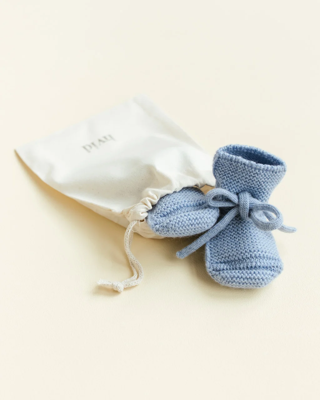 Babyfutter fra Hvid i Light Blue med bomuldsgavepose
