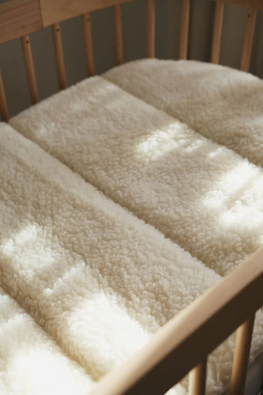 Rullemadras i merinould til baby og barn - Tremmeseng