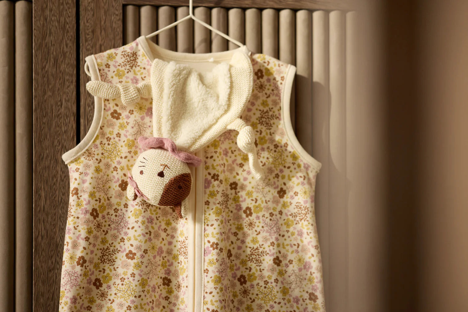 Jollein sommersovepose baby 0.5 TOG i Pretty Picnic print med blød OEKO-TEX bomuld til varme nætter