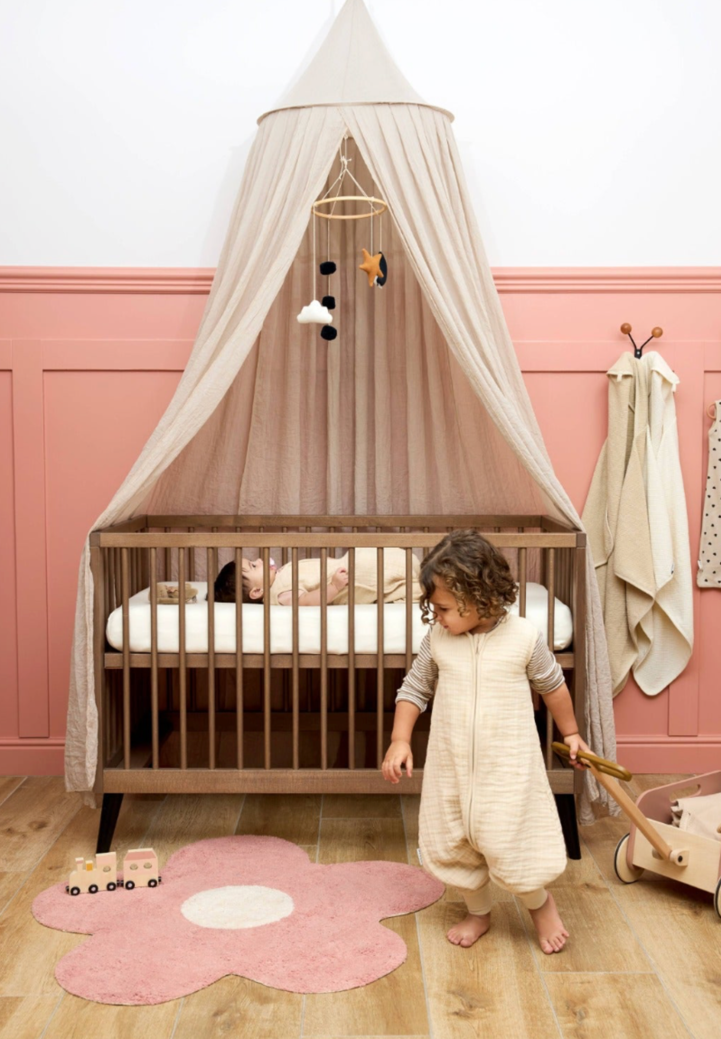 Sovepose med ben i musselin fra Meyco – Soft Sand